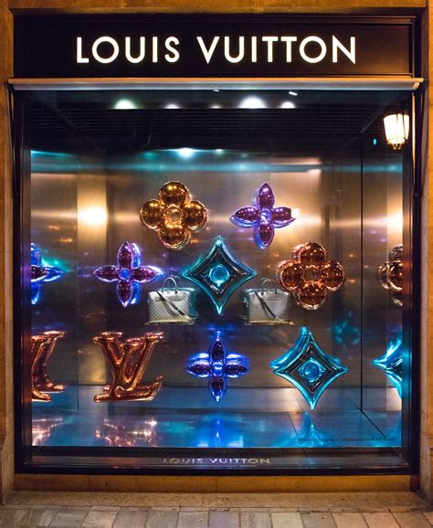 louis vuitton window display.